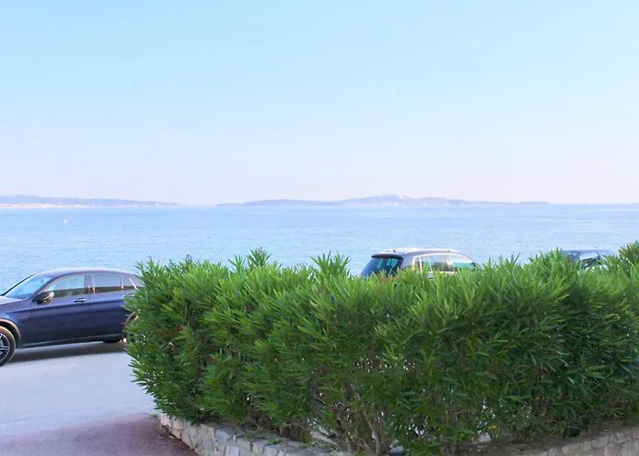 Les Baux 1 * Sanary-sur-Mer